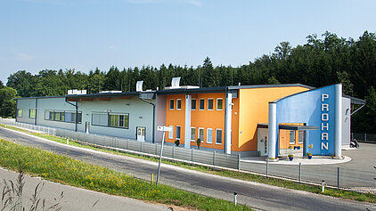 Die Produktionshalle 2006 errichtet.